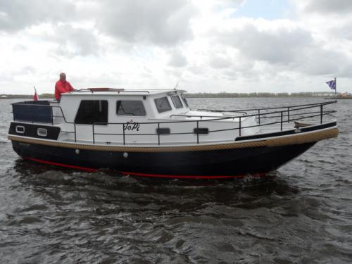 Motor yacht Duetvlet 900 AK for charter in Molkwerum