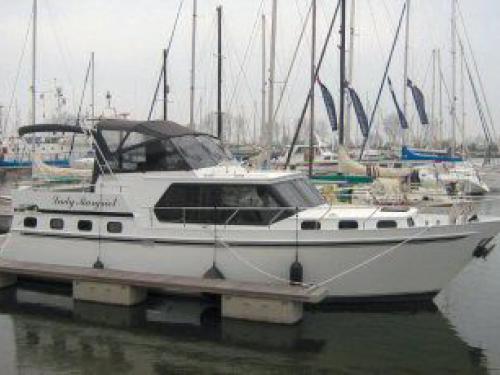 Motor yacht Eagle 1200 Classic available for charter in Hellevoetsluis