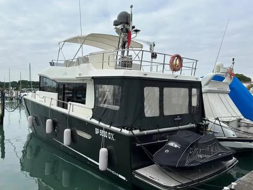 Motorboot Eco Trawler 53 Yachtcharter in Cannigione