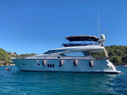 Motorboat Elegance 60 available for charter in Drage