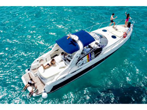 Motor yacht Endurance 41 for rent in Portals Nous
