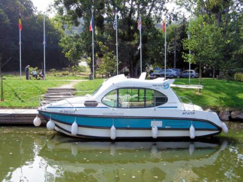 Houseboat Estivale Duo for hire in Marina Amieira