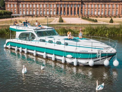 Hausboot Estivale Octo Yachtcharter in Hafen von Dole