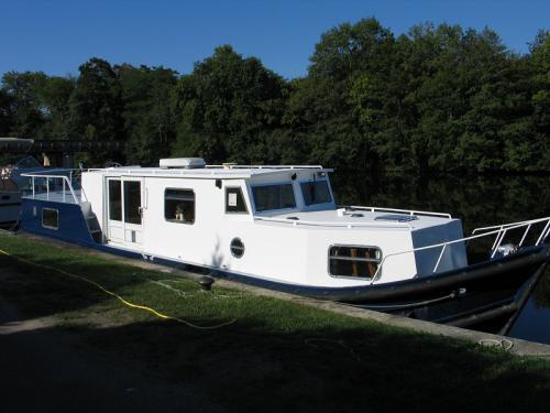 Houseboat EuroClassic 135 for rent in Marina Tannay