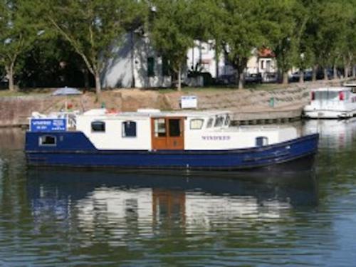 Hausboot EuroClassic 139GC Yachtcharter in Capestang