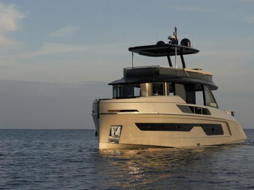 Explorer 62 Luxury Yacht for charter in Sukosan Bibinje (Croatia)