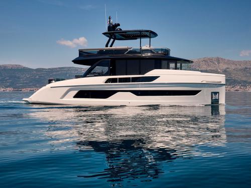 Explorer 62 Luxury Yacht for charter in Sukosan Bibinje (Croatia)