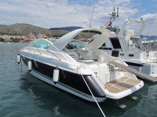 Yacht Fairline Targa 34 chartern in ACI Marina Trogir
