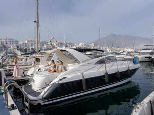 Yacht Fairline Targa 43 for rent in Marbella
