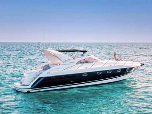 Yacht Fairline Targa 43 for rent in Marbella