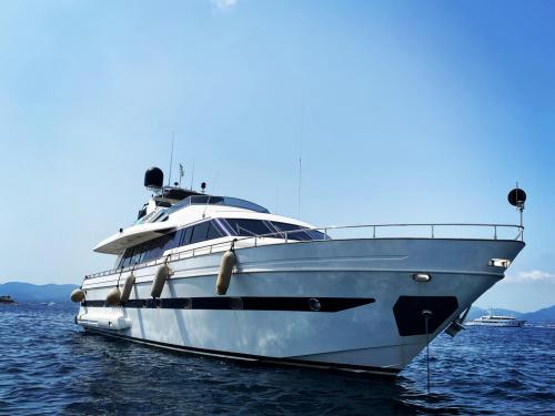 Motor yacht Falcon 80 S for charter in Golfe Juan