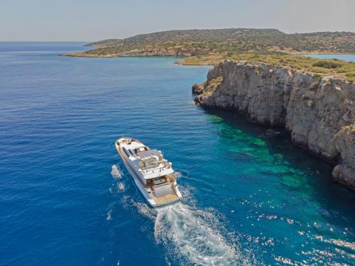 Motor yacht Falcon 92 available for charter in Mykonos City