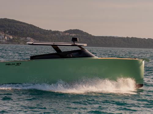 Motoryacht Felix 37 chartern in Split