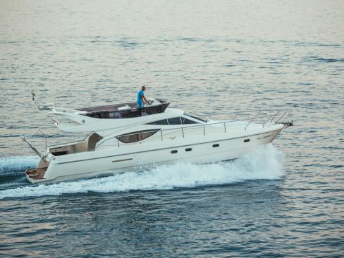 Motorboot Ferretti 460 Yachtcharter in Stobrec Motorboot Ferretti 460 Yachtcharter in Stobrec