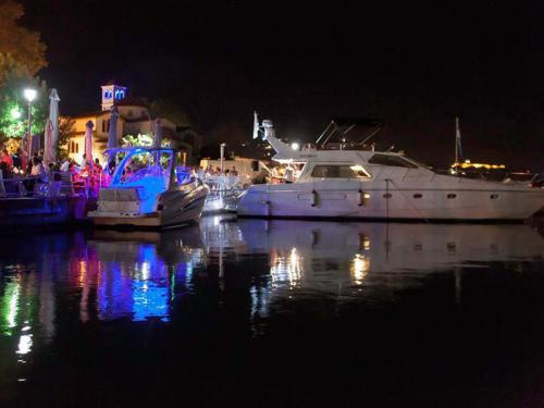 Motorboat Ferretti 47 Fly available for charter in Tourlos Marina