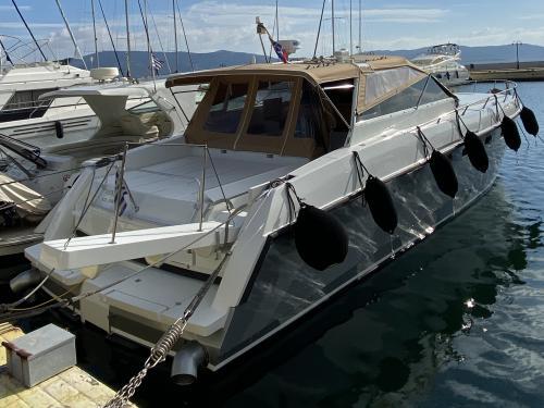 Motor yacht Ferretti 47S available for charter in Elefsina