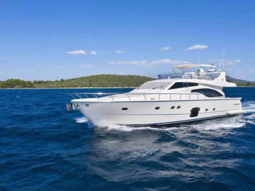 Motor yacht Ferretti 681 for rent in Athens