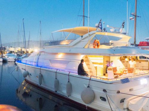 Motor yacht Ferretti 75 for hire in Alimos Marina Kalamaki