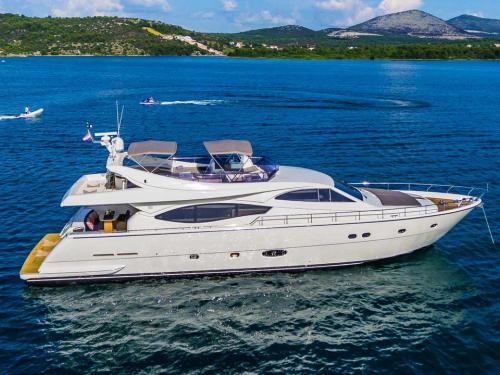 Ferretti 760 Luxury Yacht for charter in Seget (Croatia) Ferretti 760 Luxury Yacht for charter in Seget (Croatia)