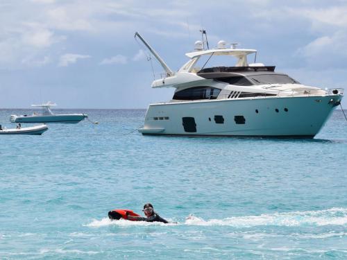 Motoryacht Ferretti 80 Yachtcharter in North Bay Village