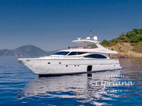 Motor yacht Ferretti 830 for rent in Goecek