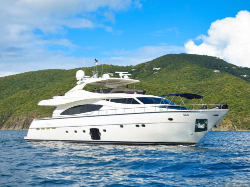 Motorboot Ferretti 880 Yachtcharter in Red Hook