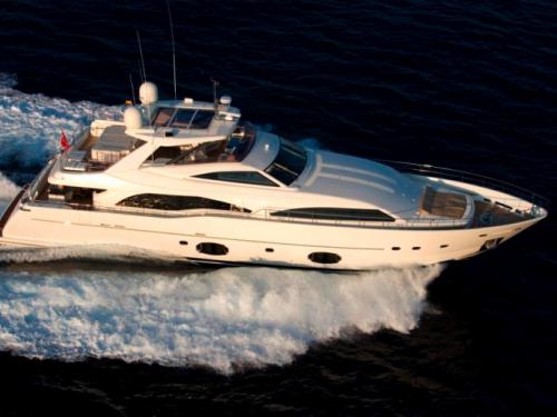 Motorboat Ferretti 97 for rent in Portoferraio