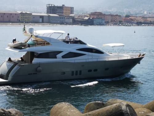Motoryacht Filippetti F76 chartern in Castellammare di Stabia
