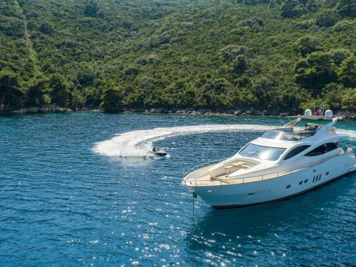 Motorboat Filippetti F76 for rent in ACI Dubrovnik Marina