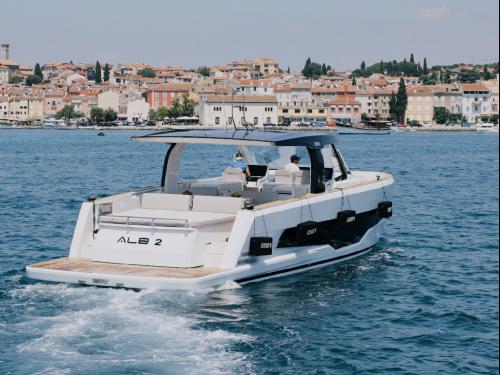 Motoryacht Fjord 53 XL chartern in Stobrec Port