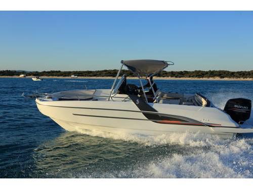 Motor yacht Flyer 7.7 SUNdeck available for charter in Sant Antoni de Portmany