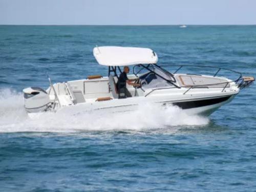 Motoryacht Flyer 8 Sun Deck Yachtcharter in Neapel