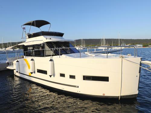 Motoryacht Futura 40 Grand Horizon Yachtcharter in Sukosan Bibinje