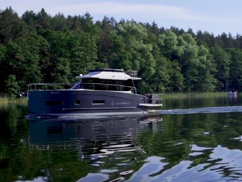 Motoryacht Futura 40 Grand Horizon chartern in Sibenik