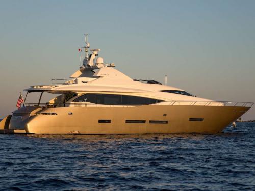 Motorboat FX 29 available for charter in Hyeres Harbour