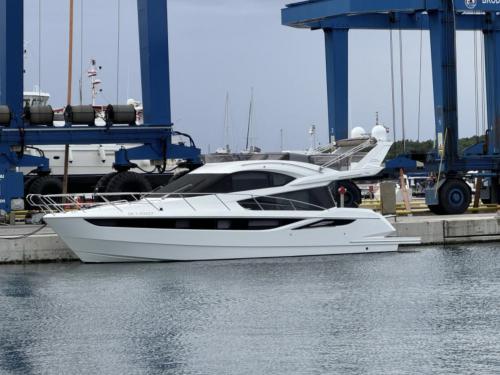 Motoryacht Galeon 420 Fly Yachtcharter in Pula