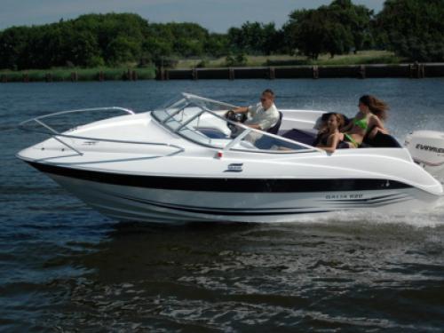 Motor yacht Galia 620 Sport for hire in Marina BZH Bootszentrum