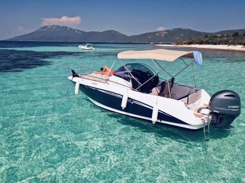 Motorboat Galia 630 Sundeck for rent in Mali Losinj