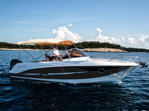 Motorboat Galia 700 Sundeck available for charter in Mali Losinj