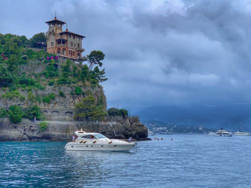 Motorboat Gianetti 48 available for charter in Portofino