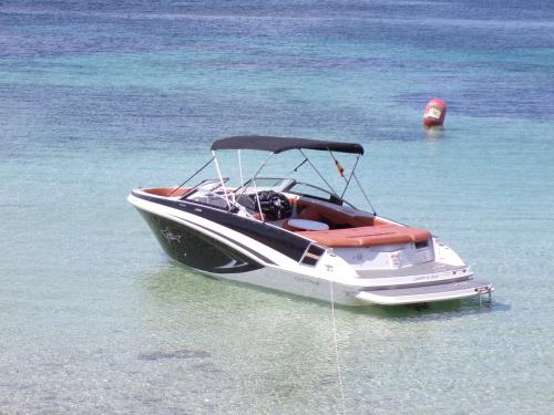Motorboat Glastron GT 245 for hire in Ibiza Town