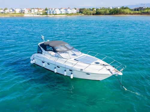 Motorboat Gobby 425 SC available for charter in Marina Dalmacija