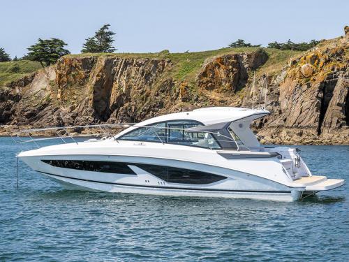 Yacht Gran Turismo 36 for rent in Pula