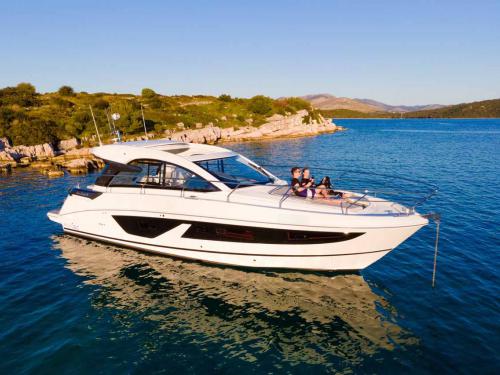 Motoryacht Gran Turismo 41 Yachtcharter in Sibenik