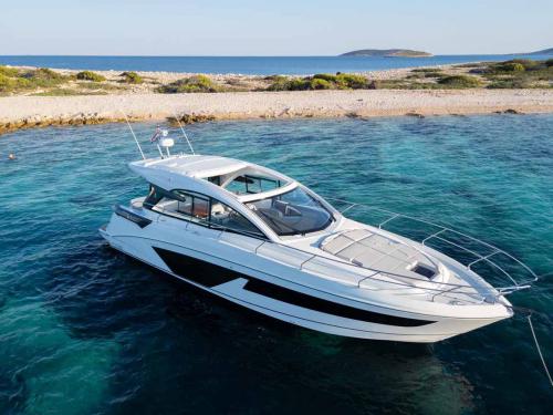 Motorboot Gran Turismo 45 Yachtcharter in Marina Mandalina