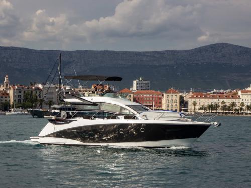Motoryacht Gran Turismo 50 Sport Fly chartern in ACI Marina Split