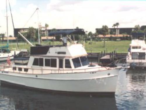 Yacht Grand Banks 42 Classic available for charter in Cape Coral