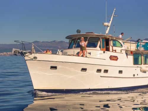 Motoryacht Grand Banks 46 chartern in Omisalj Marina