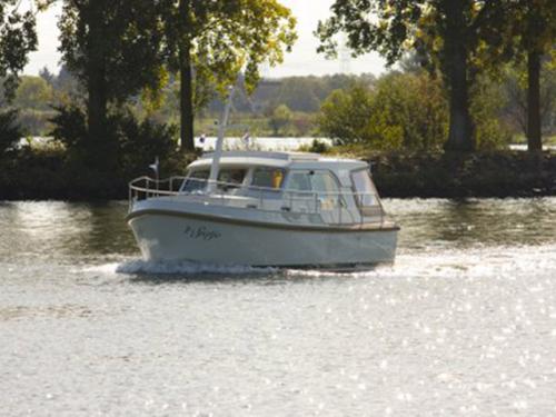 Grand Sturdy 25.9 SCF Motorboot Charter Belgien