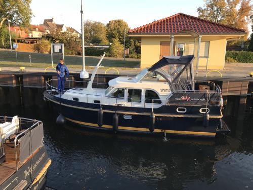 Motor yacht Grand Sturdy 29.9 AC available for charter in Rheinsberg